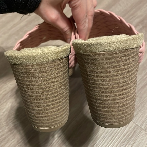 Pierre Dumas Women’s Morgen Sandal Heels Size 11 Pink Thick Heel Quilted Strap - Picture 7 of 13